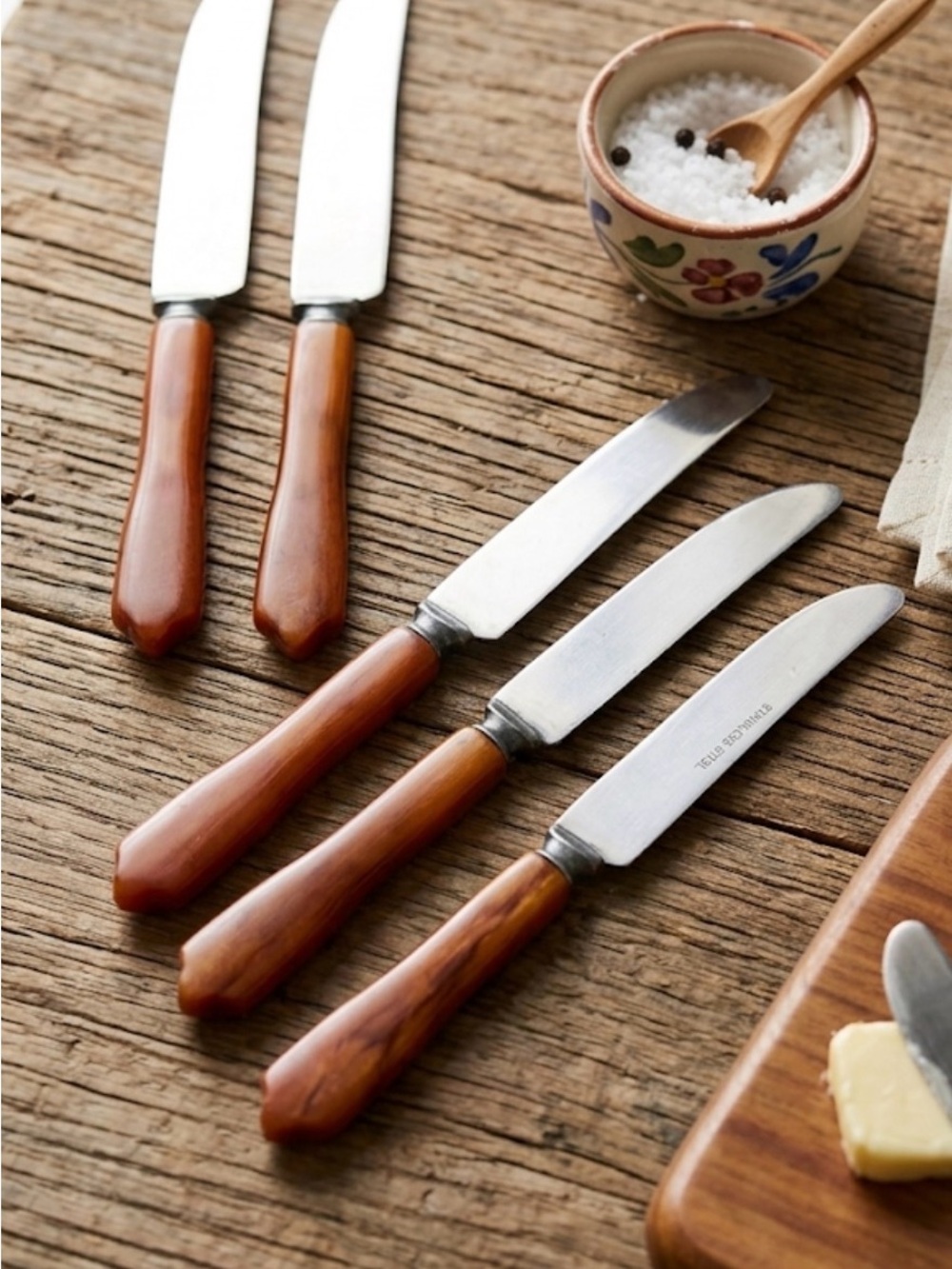 VINTAGE Butterscotch Bakelite Knives - Marbled Art Deco MCM Tableware - Set of 5